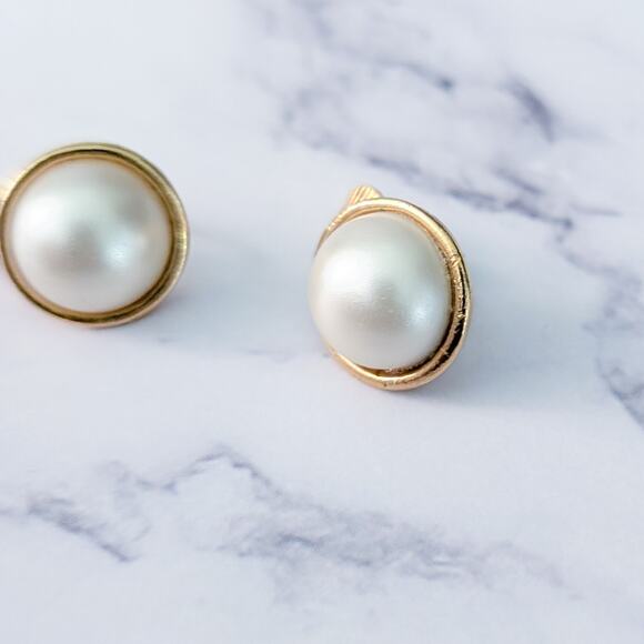 Vintage Clip On Earrings 5/8" Faux Pearl with Gold Tone Halo - Picture 2 of 4